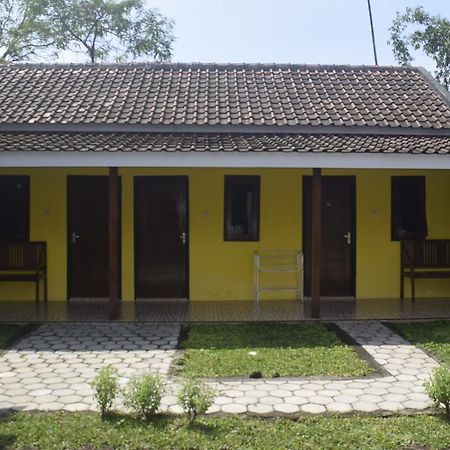 Blue Flame Inn Banyuwangi  Exterior foto