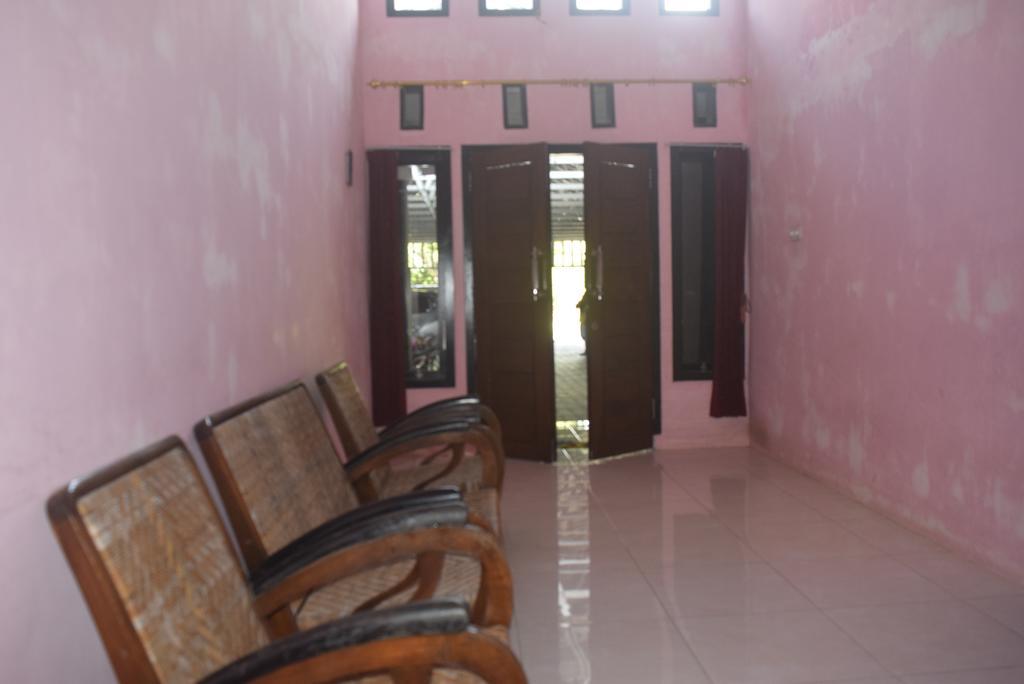 Blue Flame Inn Banyuwangi  Exterior foto