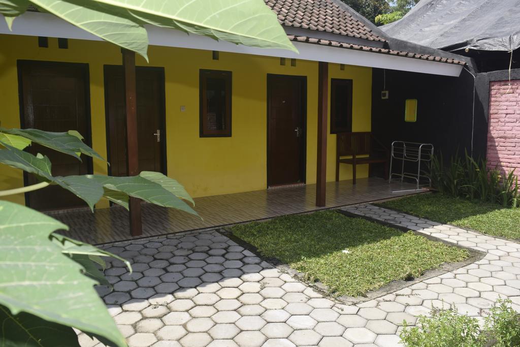 Blue Flame Inn Banyuwangi  Exterior foto
